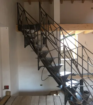 Realizzazione scala interna - immagine gallery 2